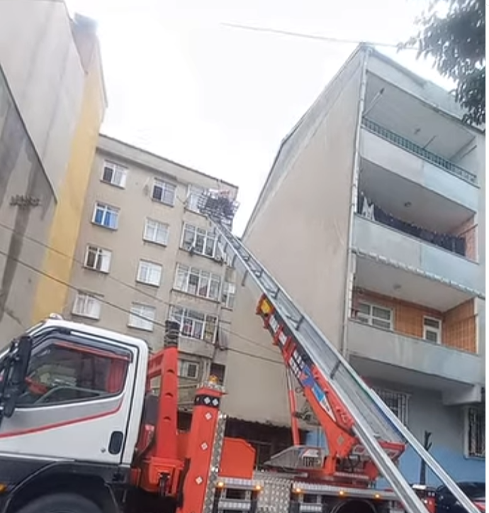 Paketli eşyaların asansörlü nakliyat ile taşınması